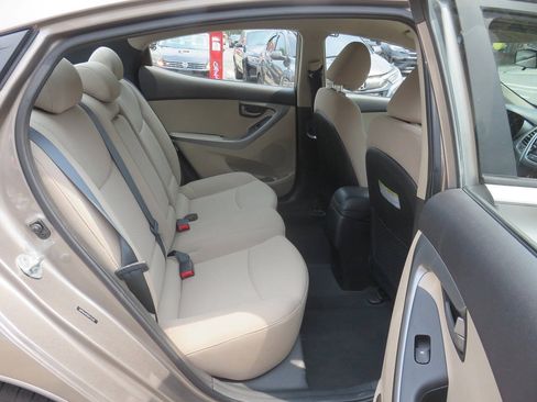 Used 2016 Hyundai Elantra SE FWD image 19