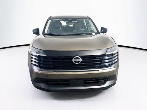 Used 2025 Nissan Kicks S image 2