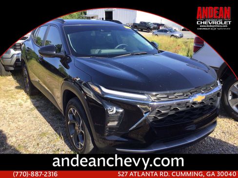 Used 2024 Chevrolet Trax LT w/ Driver Confidence Package FWD image 1