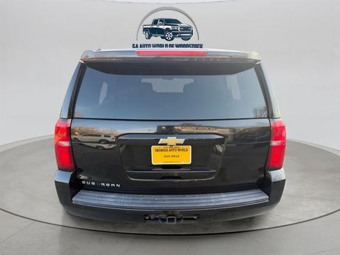 Used 2016 Chevrolet Suburban LT image 6