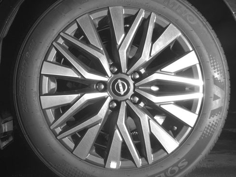 Used 2025 Nissan Altima 2.5 SV FWD image 14