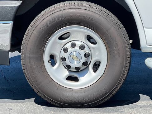 Used 2025 Chevrolet Express 2500 w/ Driver Convenience Package RWD image 37