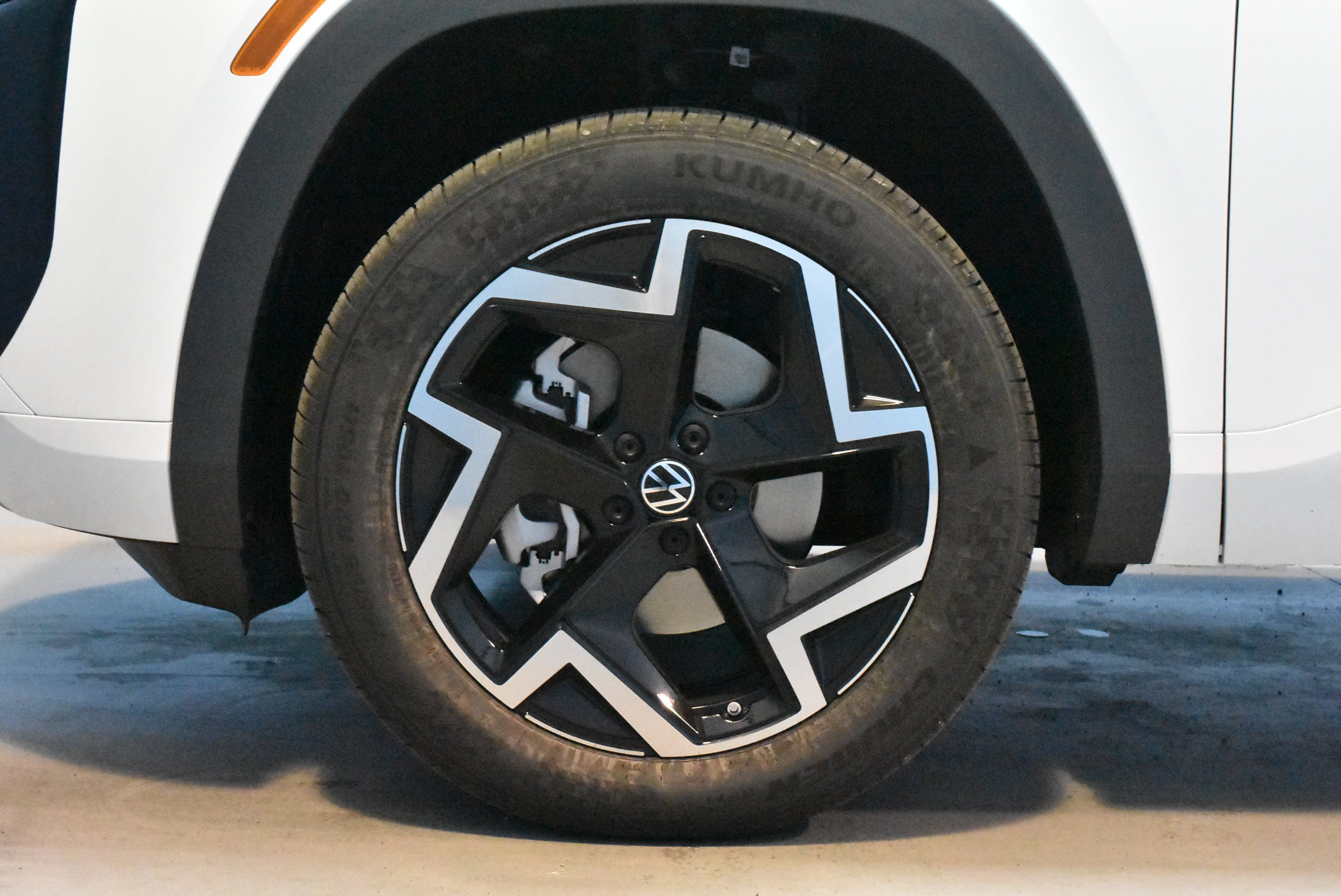 New 2027 Volkswagen Atlas SEL R-Line AWD/4WD image 21