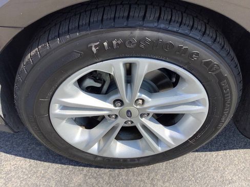 Used 2016 Ford Taurus SE FWD image 22