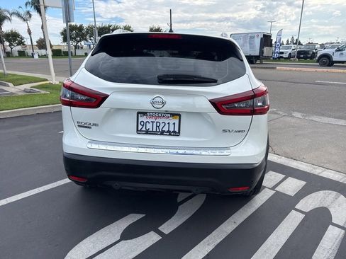 Used 2022 Nissan Rogue Sport SV image 6