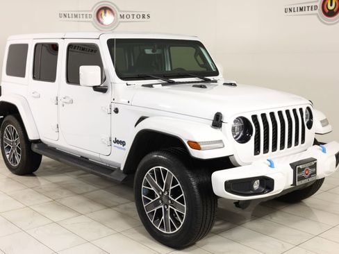 Used 2022 Jeep Wrangler Unlimited Sahara AWD/4WD image 34