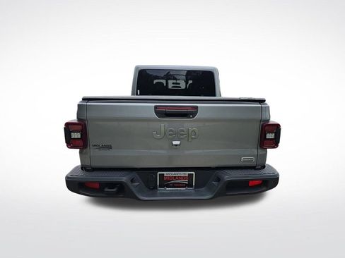 Used 2020 Jeep Gladiator Overland w/ LED Lighting Group AWD/4WD image 29