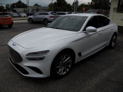Used 2022 Genesis G70 2.0T RWD image 2