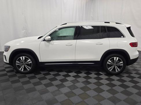 Used 2025 Mercedes-Benz GLB 250 4MATIC image 3