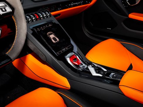 Used 2023 Lamborghini Huracan EVO RWD image 32
