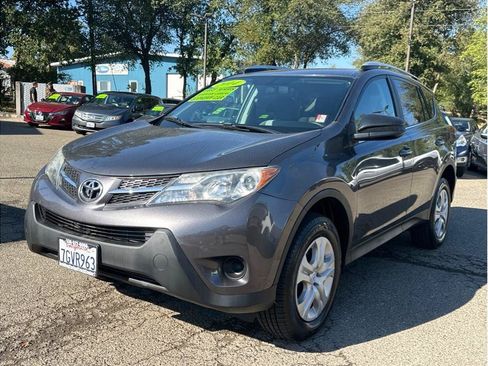 Used 2014 Toyota RAV4 LE FWD image 3