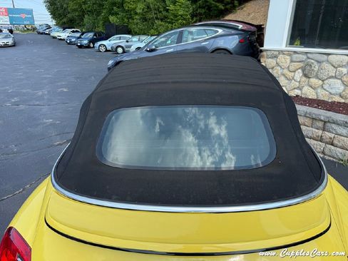 Used 2014 Volkswagen Beetle TDI image 17