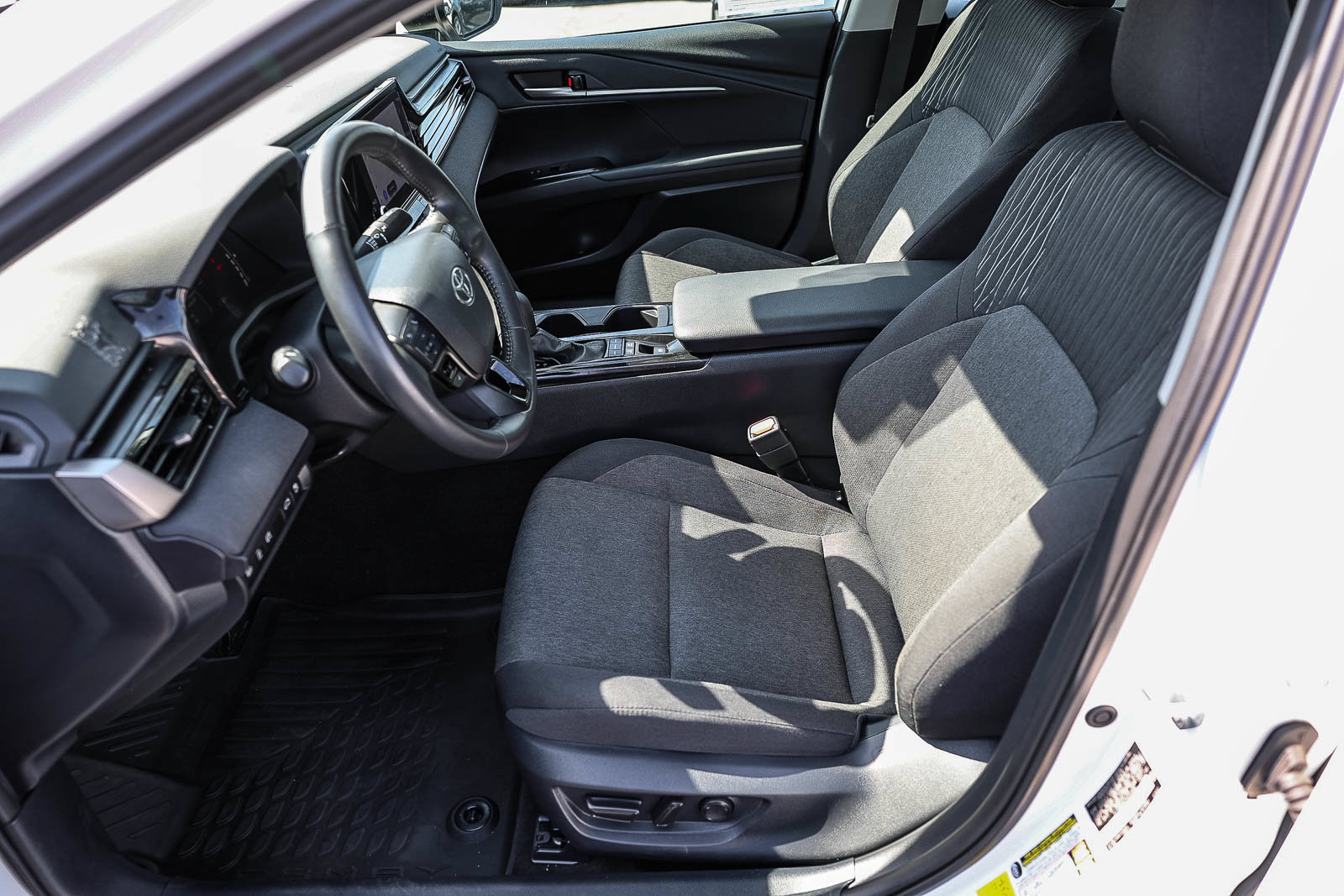 Used 2025 Toyota Camry LE w/ Convenience Package AWD/4WD image 8