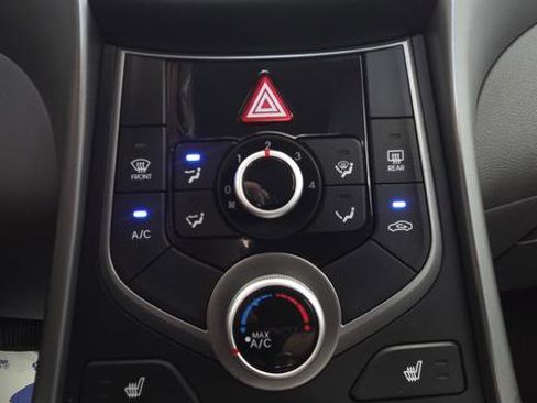 Used 2015 Hyundai Elantra Limited FWD image 18