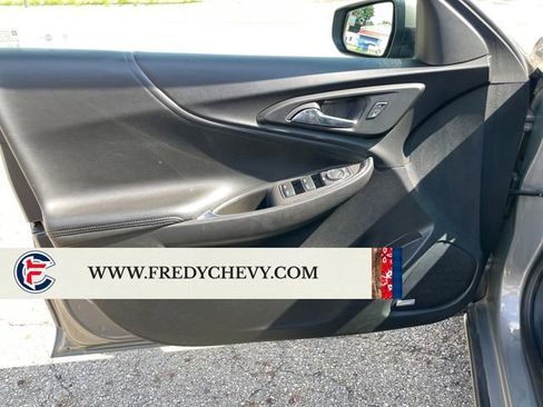 Used 2017 Chevrolet Malibu LT w/ Leather Package FWD image 12