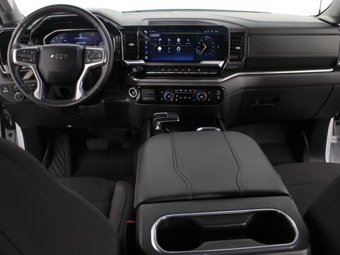 Used 2024 Chevrolet Silverado 1500 RST w/ Z71 Off-Road Package AWD/4WD image 9
