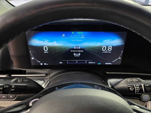 Used 2022 Kia Carnival SX Prestige FWD image 22