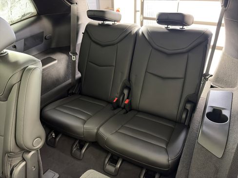 Certified 2023 Cadillac XT6 Premium Luxury w/ LPO, Floor Liner Package image 8