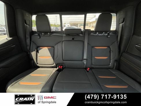 Used 2024 GMC Sierra 1500 AT4 w/ Technology Package AWD/4WD image 28