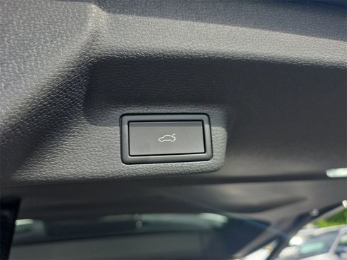 New 2025 Volkswagen ID. Buzz Pro S Plus image 8