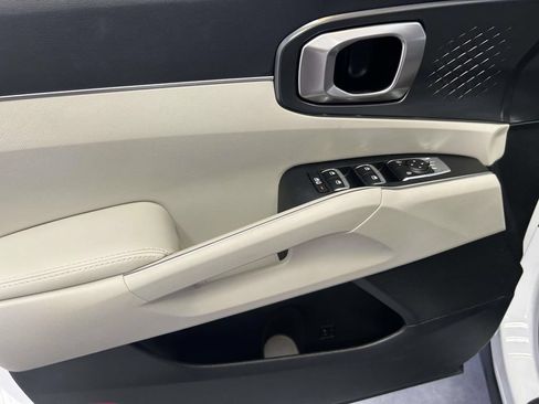 Used 2025 Kia Sorento S w/ Panoramic Sunroof Package FWD image 17