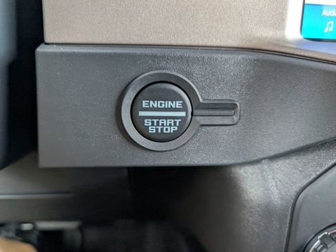 New 2025 Ford Bronco Outer Banks image 12