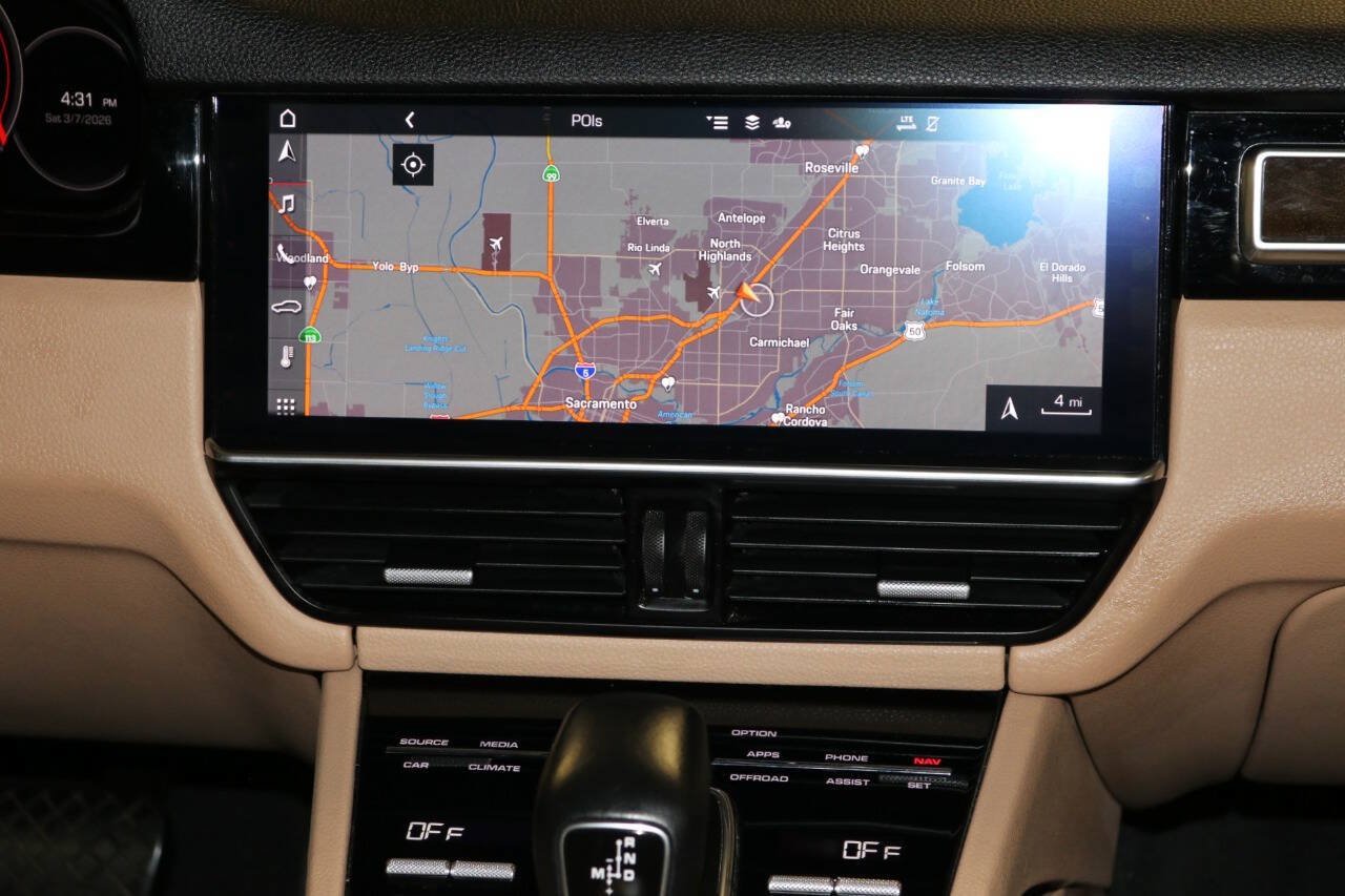 Used 2020 Porsche Cayenne Turbo AWD/4WD image 38