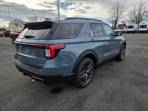 New 2026 Ford Explorer ST-Line w/ ST-Line Street Pack image 5