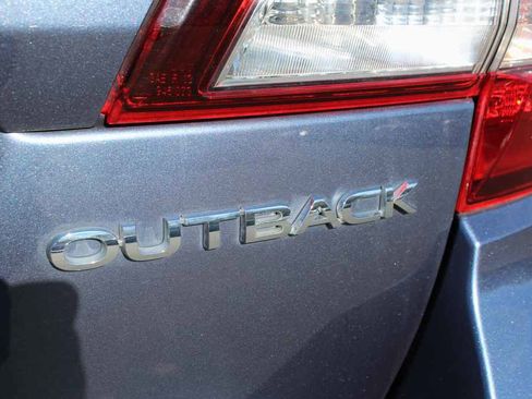 Used 2018 Subaru Outback 2.5i Limited image 8