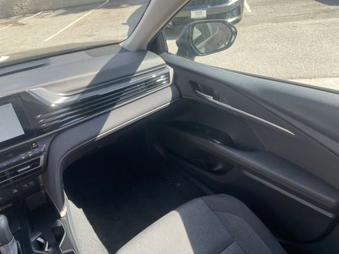 Used 2025 Toyota Camry LE image 36