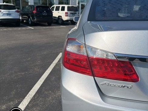 Used 2015 Honda Accord EX-L image 5