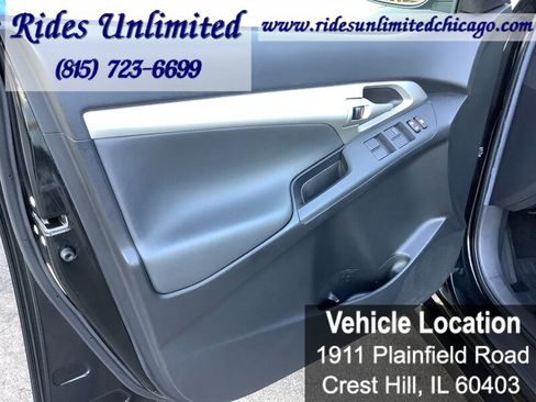 Used 2009 Pontiac Vibe GT FWD image 11