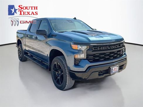 Used 2024 Chevrolet Silverado 1500 Custom Trail Boss w/ Turbomax Blackout Package AWD/4WD image 1