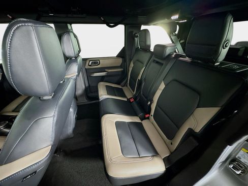 Used 2023 Ford Bronco Wildtrak image 23