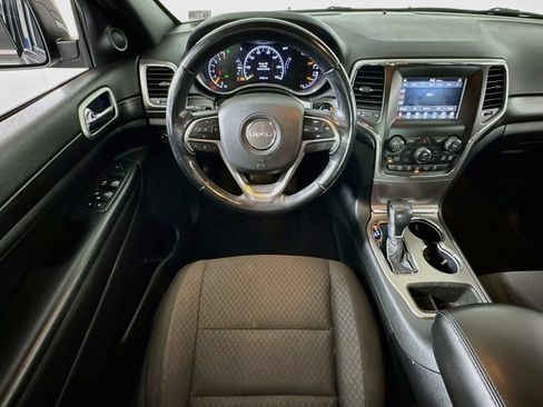 Used 2020 Jeep Grand Cherokee Laredo AWD/4WD image 20
