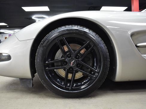 Used 2000 Chevrolet Corvette Coupe w/ Memory Pkg image 11