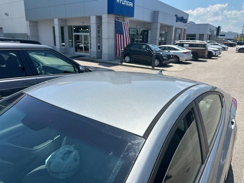 Used 2014 Hyundai Elantra SE FWD image 28