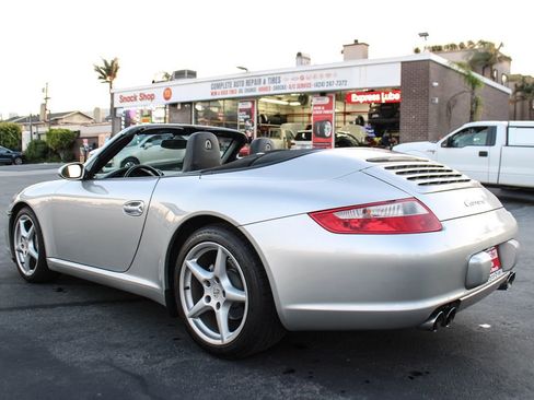Used 2005 Porsche 911 Carrera image 3