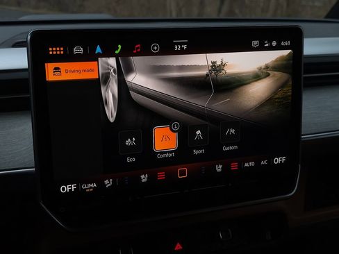 Used 2025 Volkswagen ID. Buzz Pro S image 53