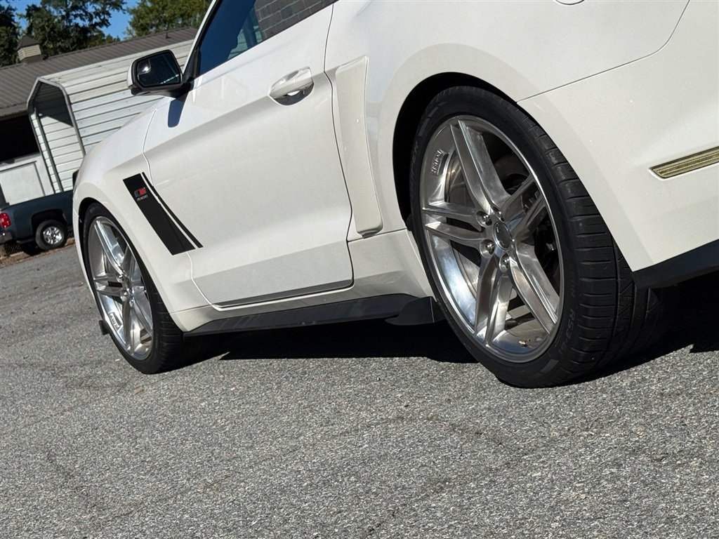Used 2017 Ford Mustang GT Premium RWD image 25