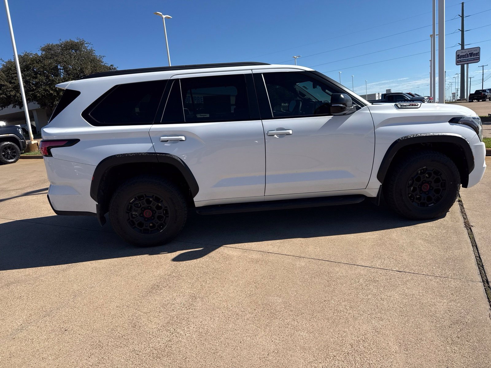 Used 2025 Toyota Sequoia TRD Pro AWD/4WD image 8