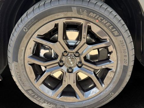 New 2025 Honda Pilot Touring image 11