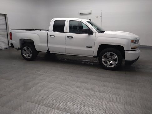 Used 2018 Chevrolet Silverado 1500 Custom w/ Texas Edition RWD image 11