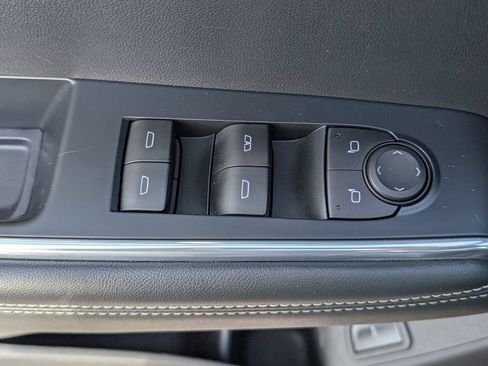 Used 2024 GMC Acadia Elevation AWD/4WD image 16