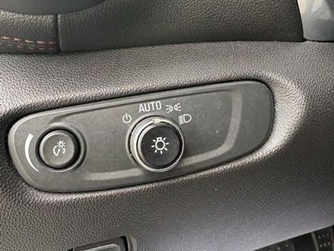 Used 2021 Chevrolet Blazer Premier w/ Driver Confidence II Package image 28