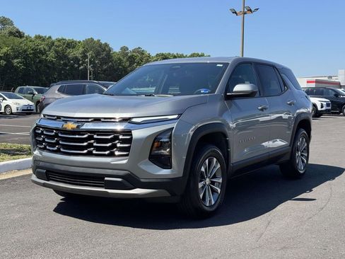 Used 2026 Chevrolet Equinox LT FWD image 24