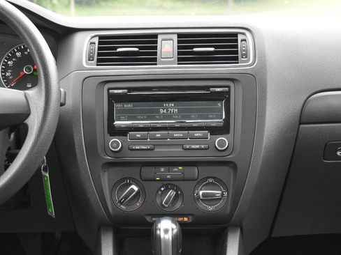 Used 2012 Volkswagen Jetta SE image 19