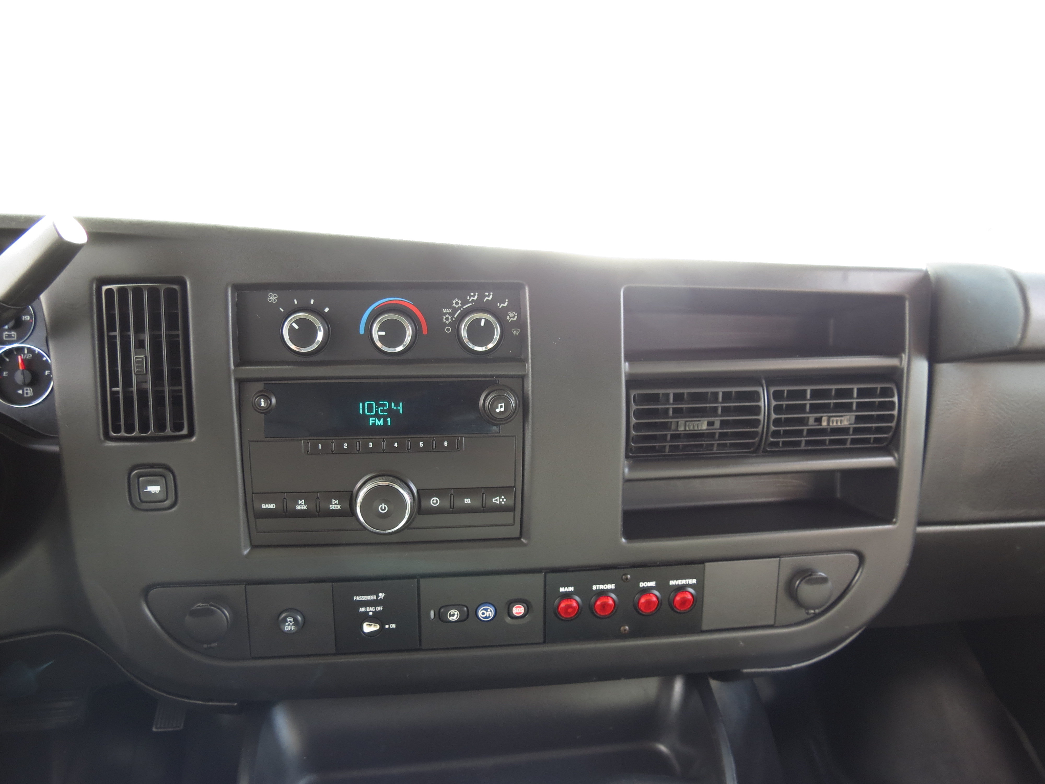 Used 2014 Chevrolet Express 2500 RWD image 17