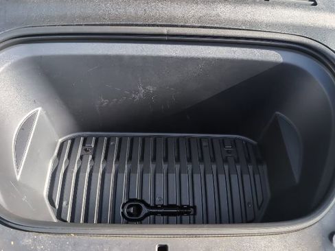 Used 2023 Tesla Model Y Performance image 25