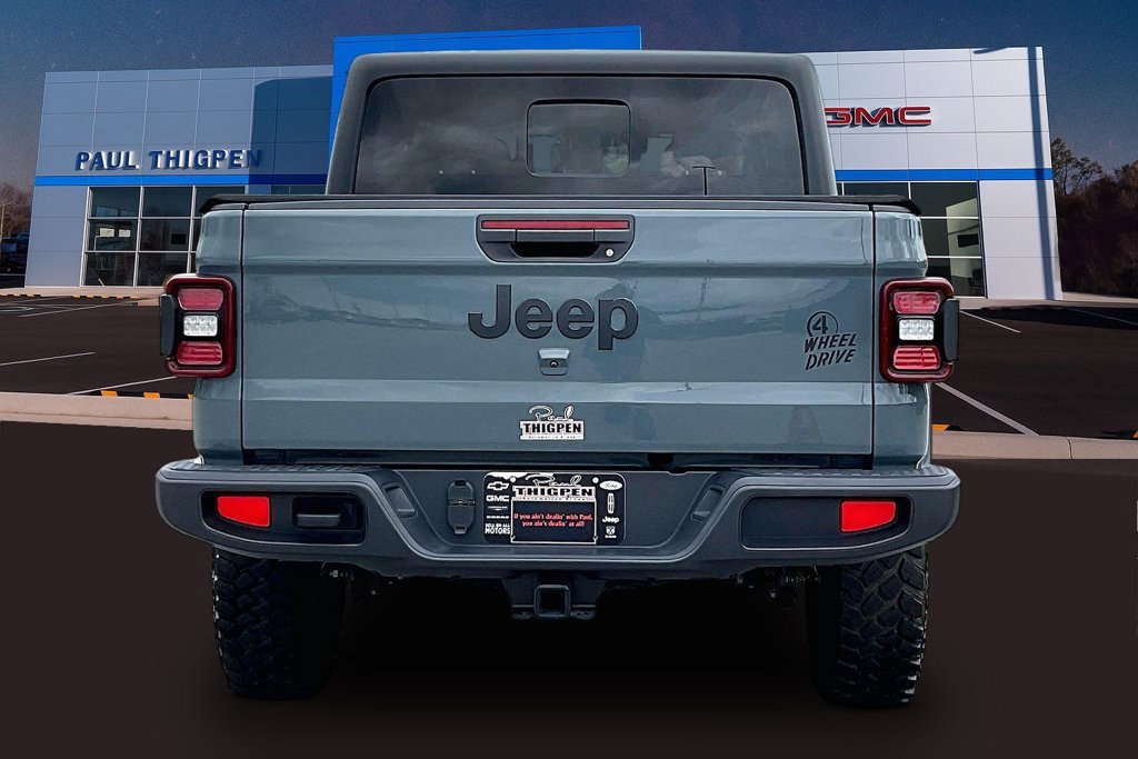 Used 2024 Jeep Gladiator Sport AWD/4WD image 6